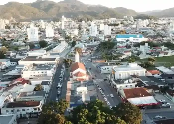 Aniversário de Camboriú 2026: veja programação completa com shows e rodeio