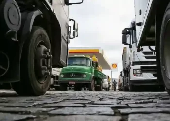 Governo aperta regras e greve dos caminhoneiros é cancelada