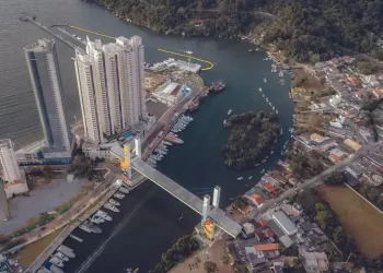 Passarela da Barra pode ganhar nova vida com comércio, revitalização e gestão privada