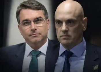 Moraes manda investigar Flávio Bolsonaro por suposta calúnia contra Lula