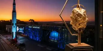 Pedra da Lua coletada pela NASA pode ser vista em Balneário Camboriú