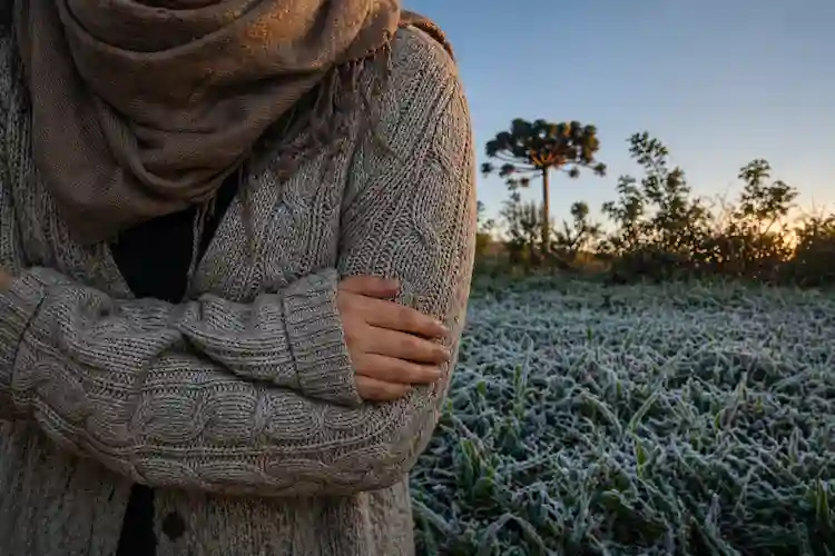 Prepare o casaco: massa de ar polar derruba temperaturas em Santa Catarina e traz a primeira onda de frio de 2026