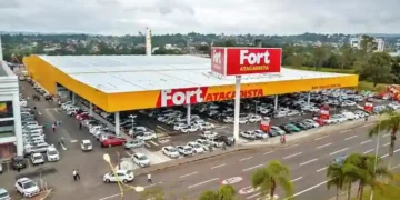 Feirão de empregos 50+ em Santa Catarina abre 910 vagas no Fort Atacadista