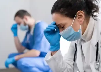 Enfermeiros podem ter jornada reduzida para 36 horas semanais após avanço no Senado