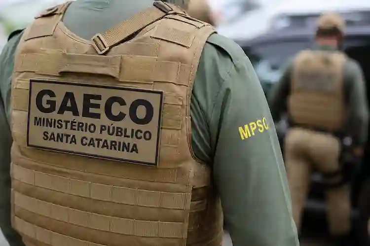 Policial militar é baleado durante operação do GAECO em Camboriú