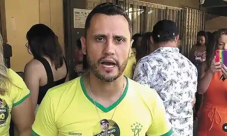 Cleitinho pode substituir Flávio Bolsonaro na corrida presidencial de 2026 Cleitinho pode substituir Flávio Bolsonaro na corrida presidencial de 2026