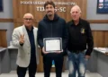 Câmara de Tijucas entrega moção de louvor a Jair Renan Bolsonaro