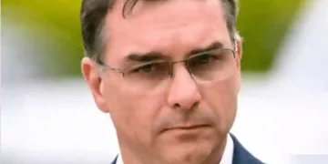 Flávio Bolsonaro reforça promessa de castração química para estupradores se eleito