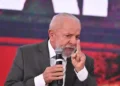 Lula critica ausência de Jorginho Mello e diz estar “indignado” durante visita a Itajaí