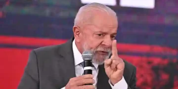 Lula critica ausência de Jorginho Mello e diz estar “indignado” durante visita a Itajaí