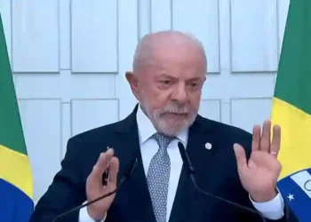 Lula rebate Trump e diz: “Não se meta nas eleições do Brasil”