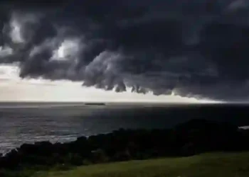 Santa Catarina entra em alerta para chuva intensa, granizo e ventos de 100 km/h