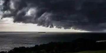 Santa Catarina entra em alerta para chuva intensa, granizo e ventos de 100 km/h