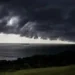 Santa Catarina entra em alerta para chuva intensa, granizo e ventos de 100 km/h