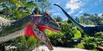 Férias entre gigantes: o que fazer no maior parque temático de dinossauros do Brasil