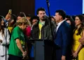 VÍDEO: Flávio Bolsonaro declara apoio à pré-candidatura de Renan Bolsonaro a deputado federal por Santa Catarina
