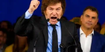 Milei apoia Flávio Bolsonaro em convenção do PL e diz que Jair Bolsonaro está “injustamente preso”