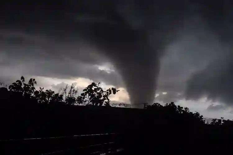 Defesa Civil confirma tornado no RS e revela as três cidades atingidas