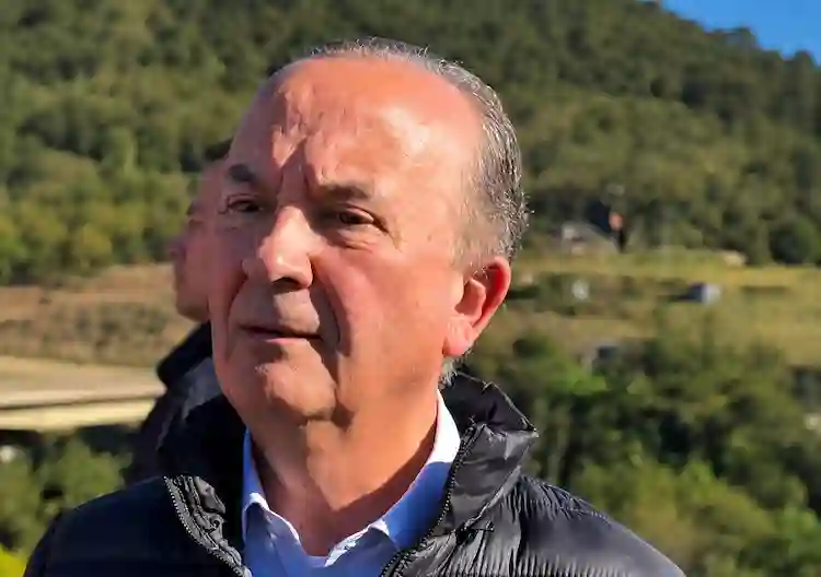Jorginho Mello rebate críticas após confusão com indígenas durante visita à Barragem de José Boiteux Jorginho Mello rebate críticas após confusão com indígenas durante visita à Barragem de José Boiteux