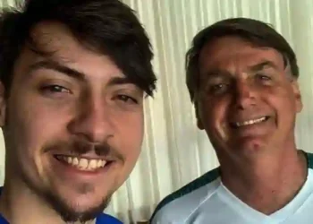 Jair Renan Bolsonaro confirma pré-candidatura a deputado federal por Santa Catarina e mira eleições de 2026