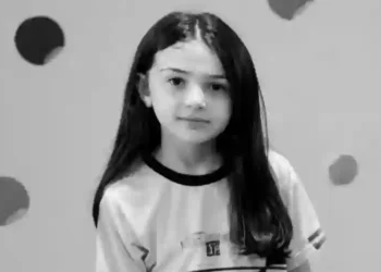 Morre menina de 10 anos três dias após mãe morrer em deslizamento em Santa Catarina