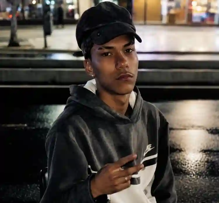 Jovem sai do trabalho e morre em acidente com caminhão em Balneário Camboriú Jovem sai do trabalho e morre em acidente com caminhão em Balneário Camboriú