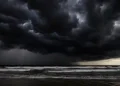 Defesa Civil alerta para temporais severos e chuva acima de 200 mm em SC