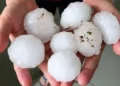 Temporal com granizo deixa dois mortos e mais de 1,6 mil casas danificadas no RS