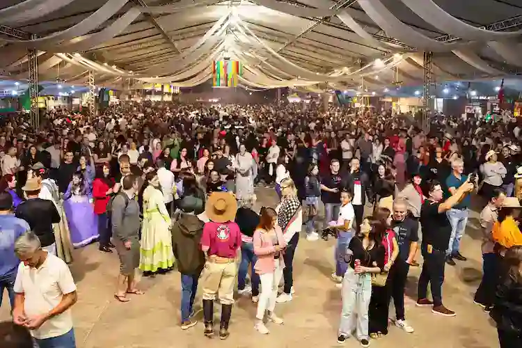Festa Farroupilha de Balneário Camboriú começa nesta sexta com 10 dias de shows; veja a programação