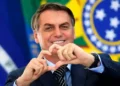 TSE libera imagem de Bolsonaro em santinhos de campanha
