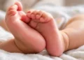 Bebê de 1 ano é levada à UPA após suspeita de ter ingerido maconha em Balneário Camboriú