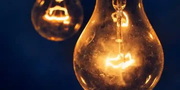 Conta de luz pode ficar mais barata em outubro? Entenda a mudança