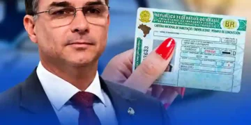 Flávio Bolsonaro promete CNH a partir dos 16 anos caso seja eleito