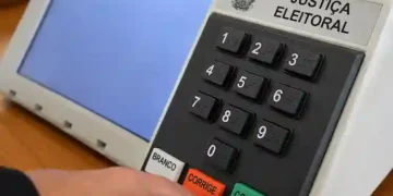 Eleições 2026: Justiça Eleitoral substitui 467 urnas nas primeiras horas