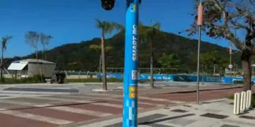 Balneário Camboriú inicia instalação de totens com reconhecimento facial e leitura de placas